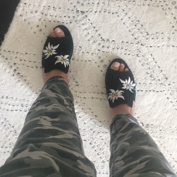 BALLY Womens suede embroidered shoes🛍 - Picture 8 of 9